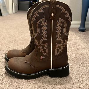Women’s Justin boots. Style INJI Aged Bark